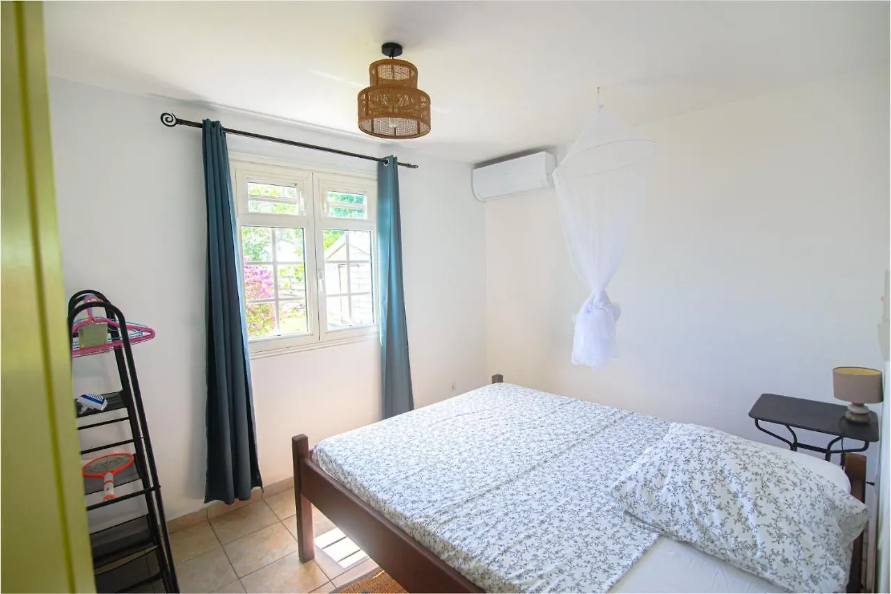 Appartement 2 Chambres Proche Plage Et Centre Trinite  Martinica